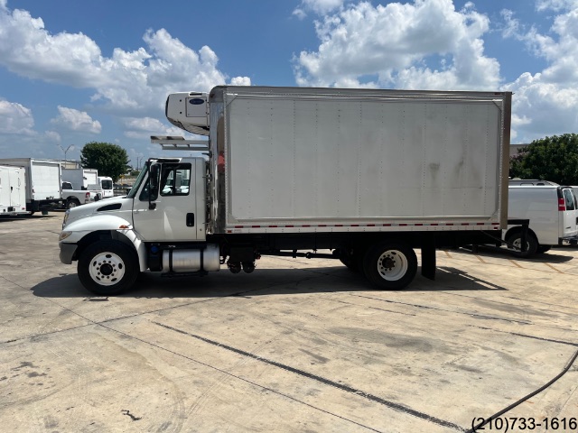2017 International 4300 photo 4