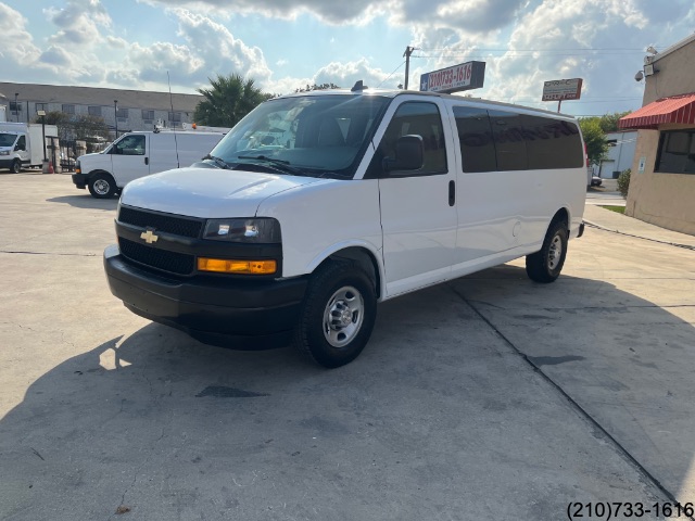 2020 Chevrolet Express Passenger LS photo 3