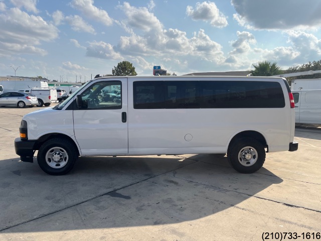 2020 Chevrolet Express Passenger LS photo 4