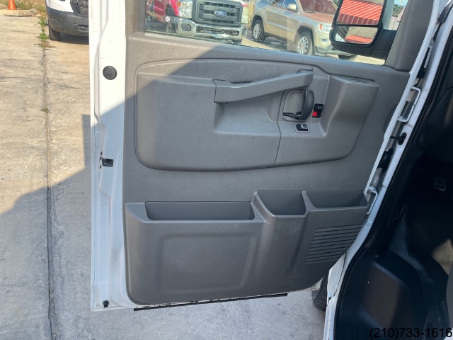 2020 Chevrolet Express Passenger LS photo 12