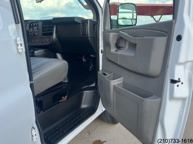 2020 Chevrolet Express Passenger LS photo 26