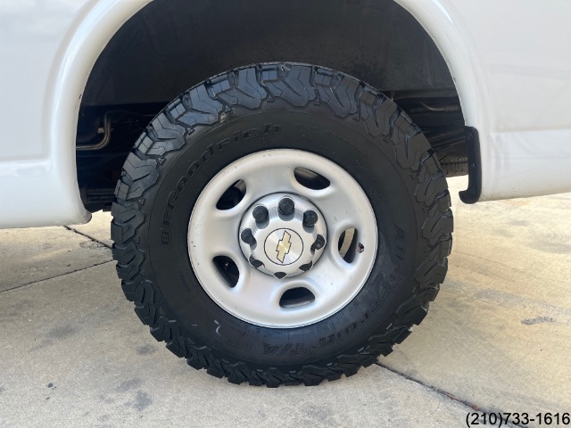 2020 Chevrolet Express Passenger LS photo 28