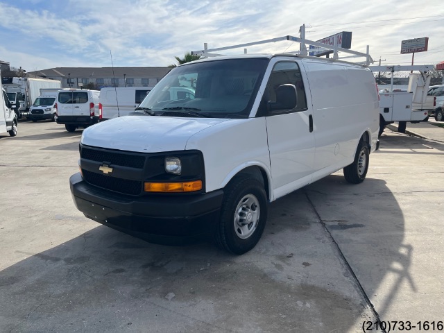 2017 Chevrolet Express Cargo Van photo 3