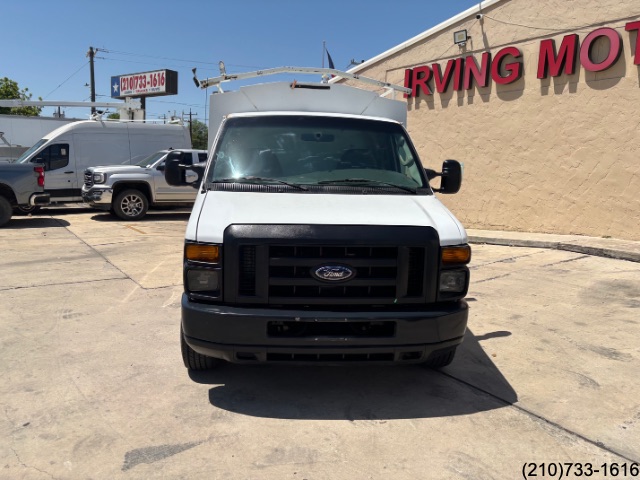 2008 Ford E-350 photo 2