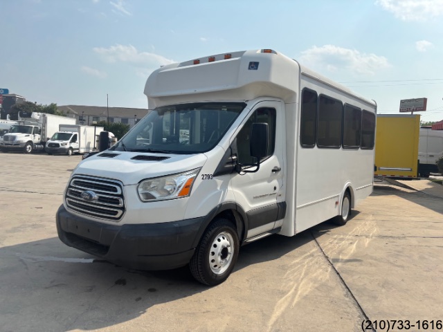 2018 Ford Transit Cutaway photo 3