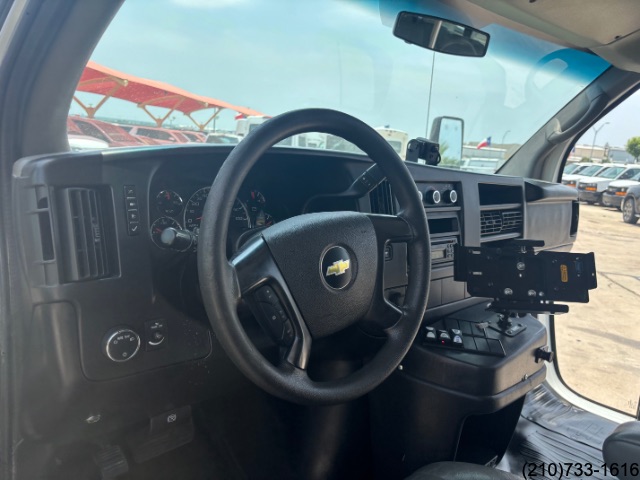 2013 Chevrolet Express Cutaway photo 11