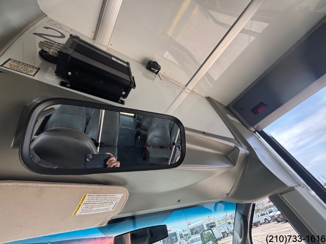 2013 Chevrolet Express Cutaway photo 14