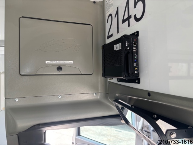 2013 Chevrolet Express Cutaway photo 20
