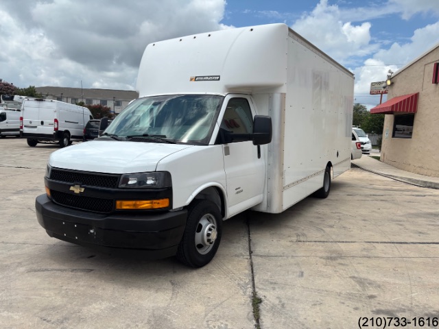 2021 Chevrolet Express Cutaway photo 3