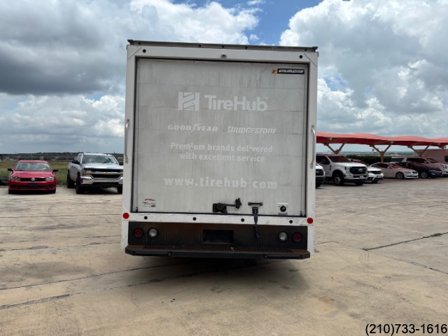 2021 Chevrolet Express Cutaway photo 6