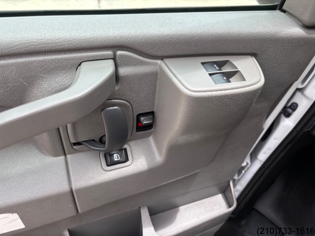 2021 Chevrolet Express Cutaway photo 13