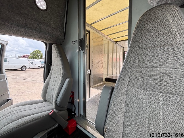 2021 Chevrolet Express Cutaway photo 19
