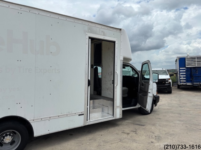 2021 Chevrolet Express Cutaway photo 21