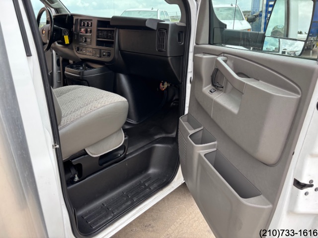 2021 Chevrolet Express Cutaway photo 24
