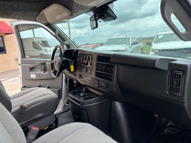 2021 Chevrolet Express Cutaway photo 25