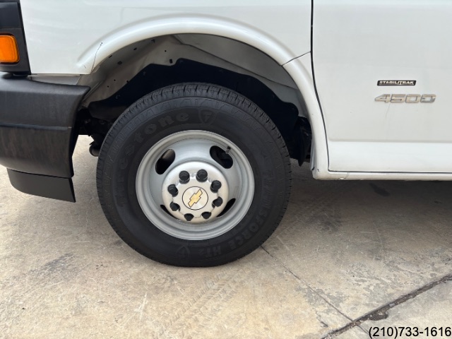 2021 Chevrolet Express Cutaway photo 26