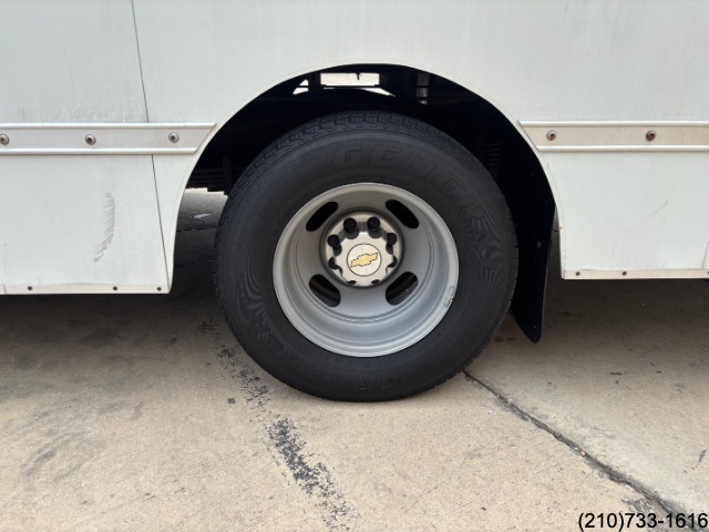 2021 Chevrolet Express Cutaway photo 28