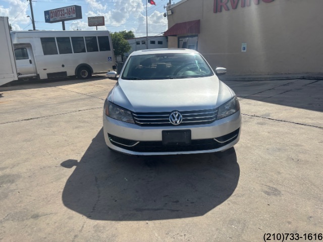2013 Volkswagen Passat TDI SE photo 2