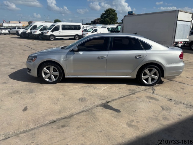 2013 Volkswagen Passat TDI SE photo 4