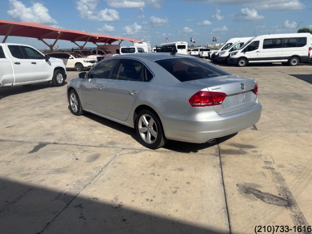 2013 Volkswagen Passat TDI SE photo 5