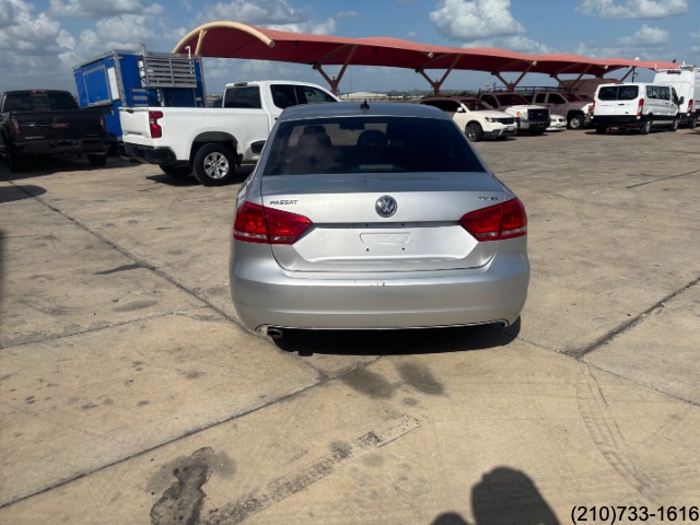 2013 Volkswagen Passat TDI SE photo 6