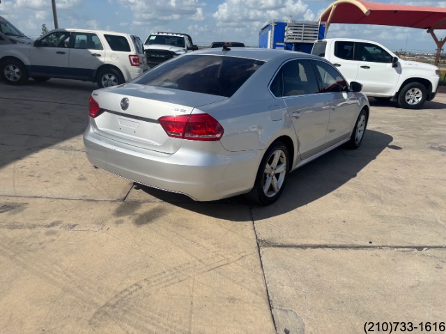 2013 Volkswagen Passat TDI SE photo 7