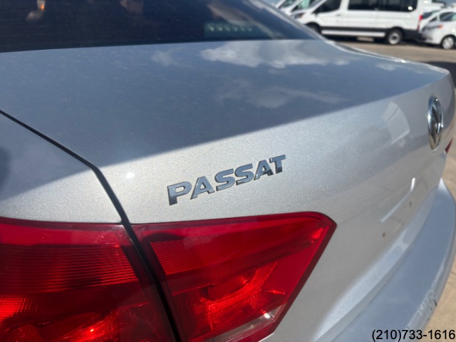 2013 Volkswagen Passat TDI SE photo 11