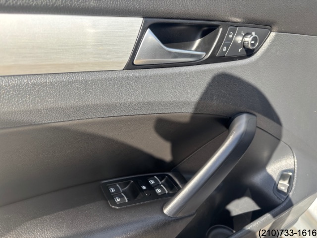 2013 Volkswagen Passat TDI SE photo 15