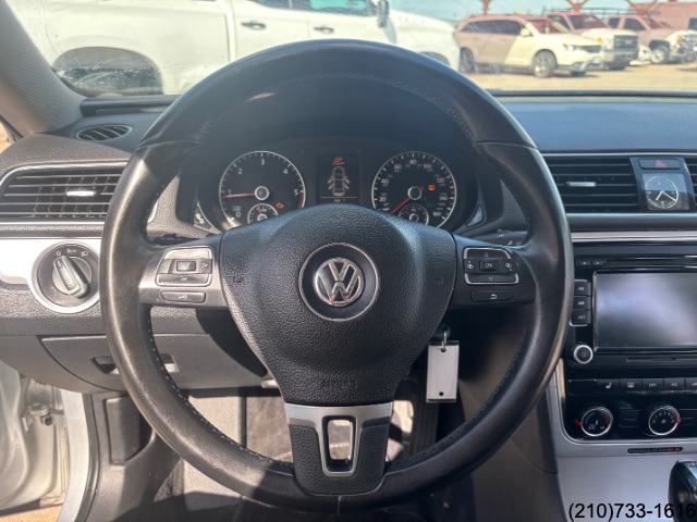 2013 Volkswagen Passat TDI SE photo 18