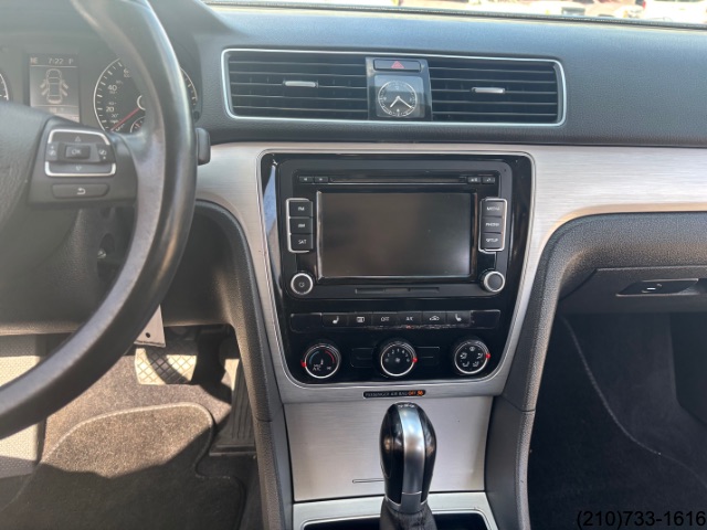 2013 Volkswagen Passat TDI SE photo 20