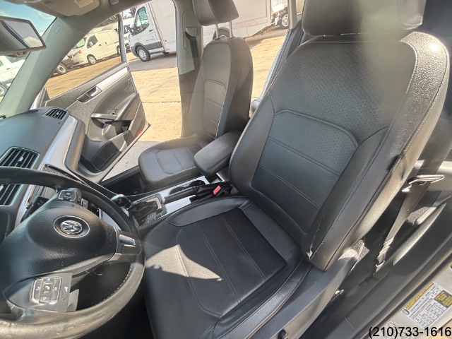 2013 Volkswagen Passat TDI SE photo 21