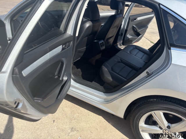2013 Volkswagen Passat TDI SE photo 22