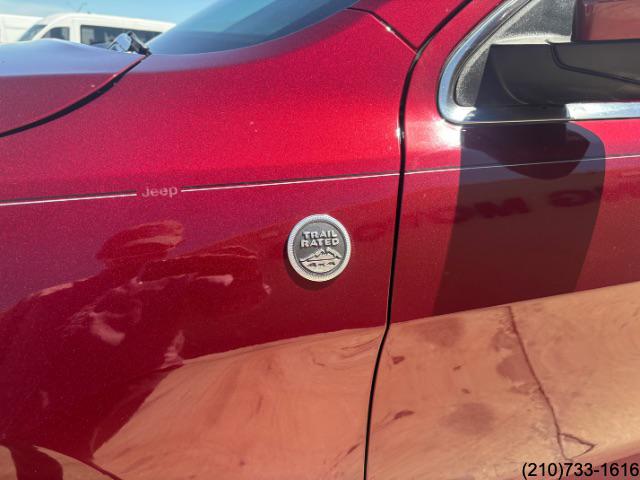 2018 Jeep Grand Cherokee Laredo E photo 11