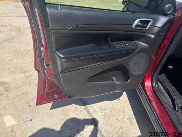2018 Jeep Grand Cherokee Laredo E photo 15