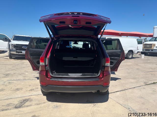 2018 Jeep Grand Cherokee Laredo E photo 25