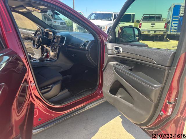 2018 Jeep Grand Cherokee Laredo E photo 29