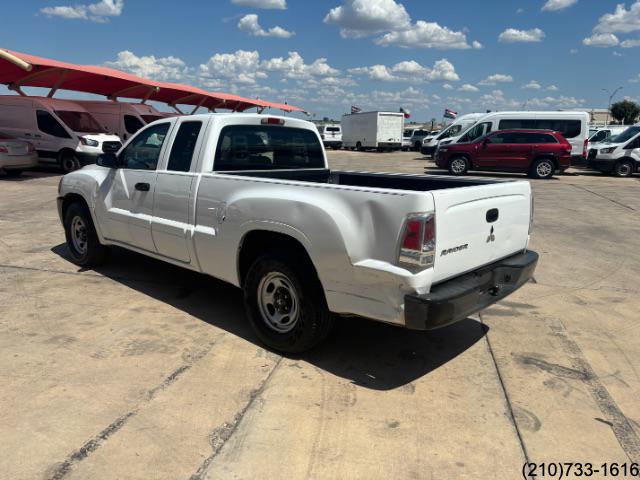 2006 Mitsubishi Raider LS photo 5