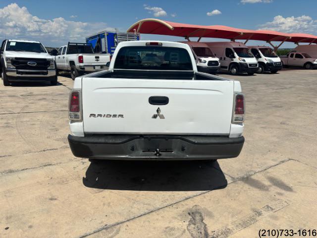 2006 Mitsubishi Raider LS photo 6
