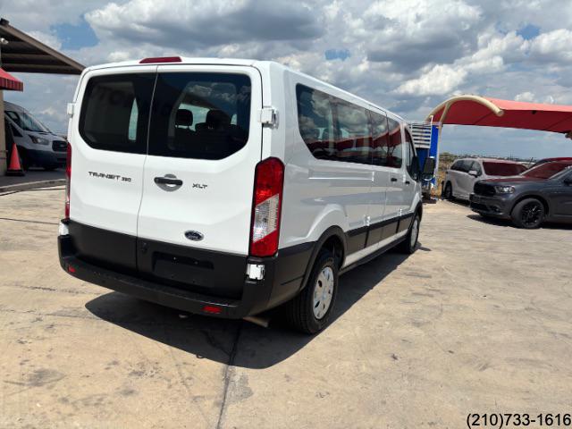 2021 Ford Transit Passenger XLT photo 4