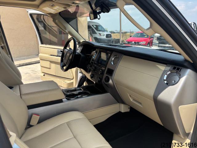 2017 Ford Expedition Limited photo 25