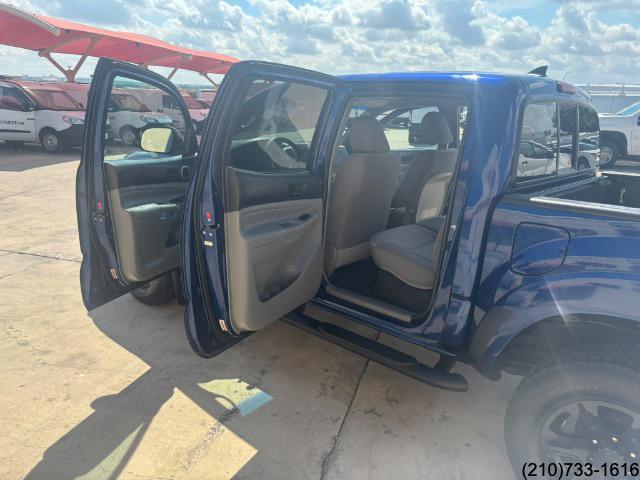 2015 Toyota Tacoma PreRunner photo 13