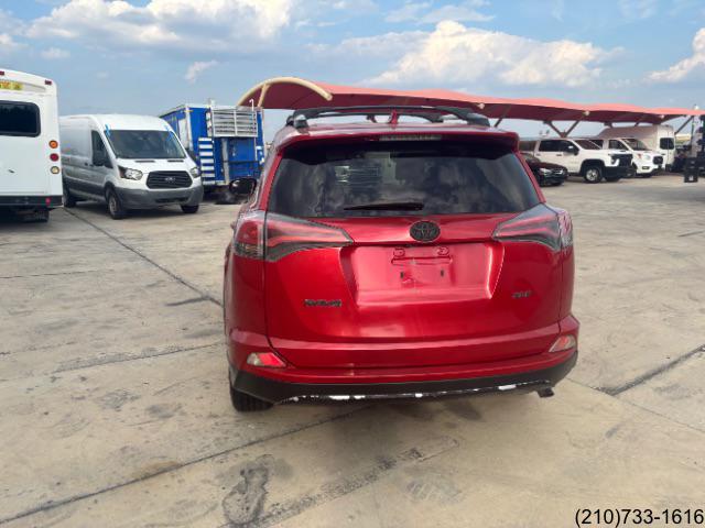 2016 Toyota RAV4 XLE photo 5