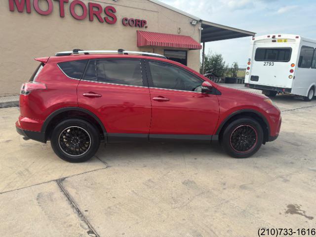 2016 Toyota RAV4 XLE photo 7