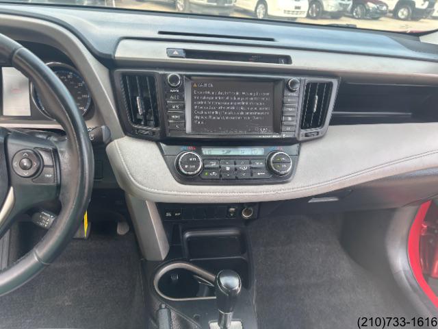 2016 Toyota RAV4 XLE photo 16