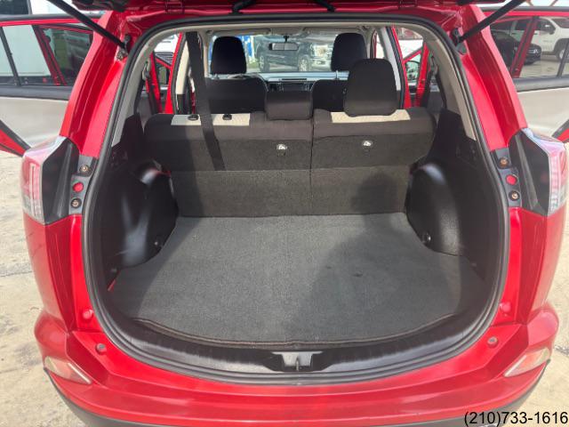 2016 Toyota RAV4 XLE photo 22
