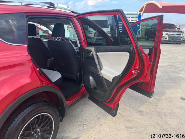 2016 Toyota RAV4 XLE photo 23