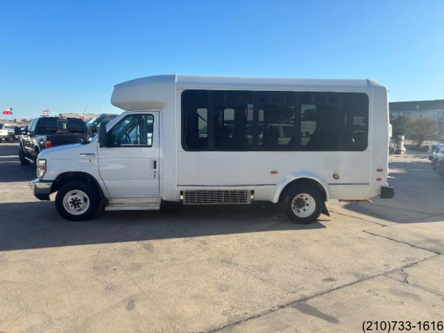 2014 Ford E-350 photo 4