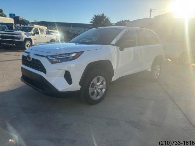 2025 Toyota RAV4 LE photo 3