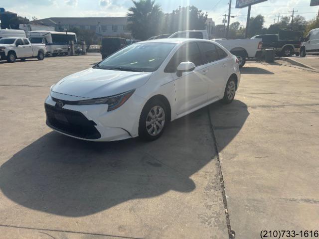 2021 Toyota Corolla LE photo 3