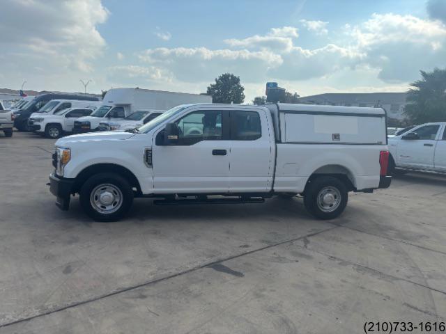 2017 Ford F-250 XLT photo 4